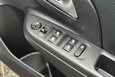 KS21DNF Vauxhall Corsa 1.2 Turbo SRi Premium Euro 6 (s/s) 5dr Thumbnail #22