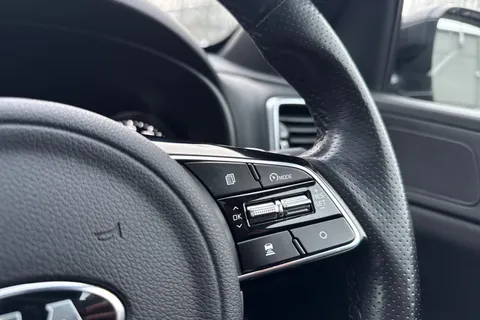 AP70UJC Kia Sportage 1.6 CRDi MHEV GT-Line S DCT Euro 6 (s/s) 5dr Thumbnail #37