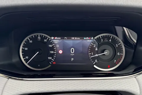 17 of 45 for Land Rover Range Rover Evoque 2.0 P250 R-Dynamic S 5dr