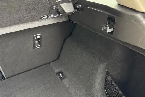 28 of 45 for Land Rover Range Rover Evoque 2.0 P250 R-Dynamic S 5dr