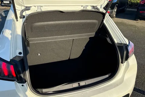 NV71FUP PEUGEOT e-208 50kWh Allure Premium Auto 5dr Thumbnail #7