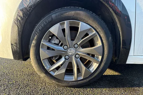 NV71FUP PEUGEOT e-208 50kWh Allure Premium Auto 5dr Thumbnail #12