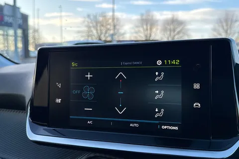 NV71FUP PEUGEOT e-208 50kWh Allure Premium Auto 5dr Thumbnail #22