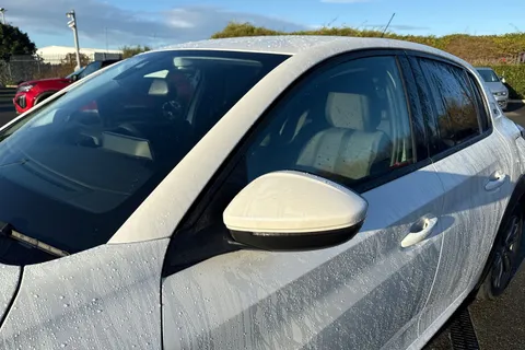 NV71FUP PEUGEOT e-208 50kWh Allure Premium Auto 5dr Thumbnail #29