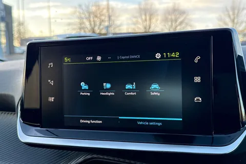 NV71FUP PEUGEOT e-208 50kWh Allure Premium Auto 5dr Thumbnail #54