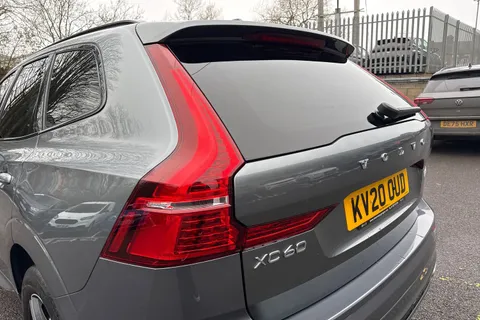KV20OUD Volvo Xc60 2.0 B4 MHEV R-Design Auto AWD Euro 6 (s/s) 5dr Thumbnail #16