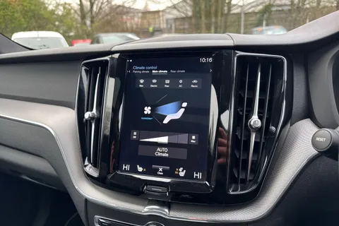 KV20OUD Volvo Xc60 2.0 B4 MHEV R-Design Auto AWD Euro 6 (s/s) 5dr Thumbnail #19