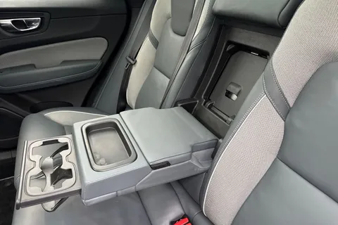 KV20OUD Volvo Xc60 2.0 B4 MHEV R-Design Auto AWD Euro 6 (s/s) 5dr Thumbnail #25