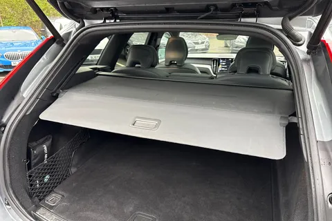 KV20OUD Volvo Xc60 2.0 B4 MHEV R-Design Auto AWD Euro 6 (s/s) 5dr Thumbnail #27