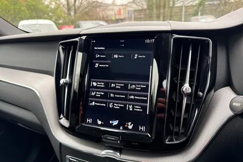 KV20OUD Volvo Xc60 2.0 B4 MHEV R-Design Auto AWD Euro 6 (s/s) 5dr Thumbnail #35