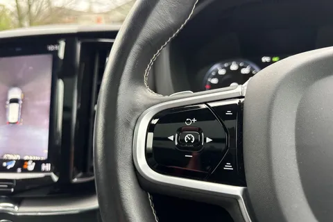 KV20OUD Volvo Xc60 2.0 B4 MHEV R-Design Auto AWD Euro 6 (s/s) 5dr Thumbnail #42