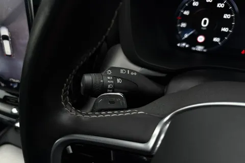 KV20OUD Volvo Xc60 2.0 B4 MHEV R-Design Auto AWD Euro 6 (s/s) 5dr Thumbnail #44