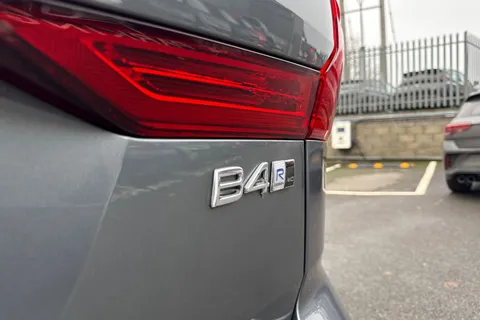 KV20OUD Volvo Xc60 2.0 B4 MHEV R-Design Auto AWD Euro 6 (s/s) 5dr Thumbnail #54