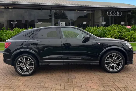 KT74EHK Audi Q3 Black Edition 35 TDI 150 PS S tronic Thumbnail #4