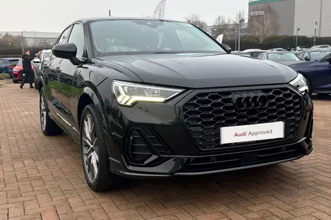 KT74EHK Audi Q3 Black Edition 35 TDI 150 PS S tronic Thumbnail #10