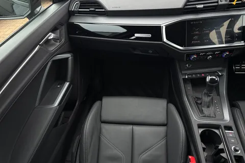 KT74EHK Audi Q3 Black Edition 35 TDI 150 PS S tronic Thumbnail #21