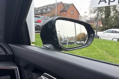 KT74EHK Audi Q3 Black Edition 35 TDI 150 PS S tronic Thumbnail #22