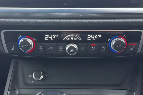 KT74EHK Audi Q3 Black Edition 35 TDI 150 PS S tronic Thumbnail #23