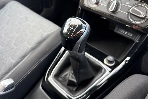 GL74AWU Volkswagen T-Cross 1.0 TSI 115 Match 5dr Thumbnail #24