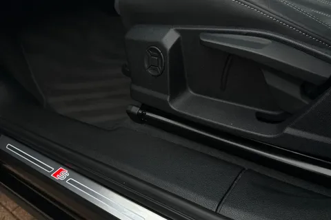 KT74EHK Audi Q3 Black Edition 35 TDI 150 PS S tronic Thumbnail #34