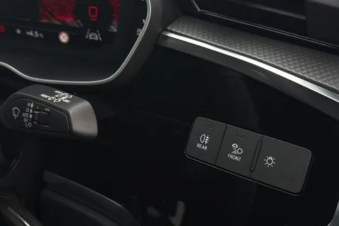 KT74EHK Audi Q3 Black Edition 35 TDI 150 PS S tronic Thumbnail #44