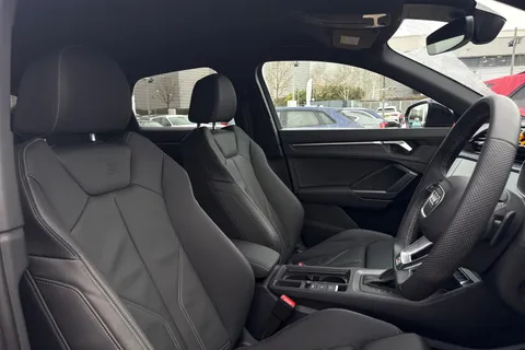 KT74EHK Audi Q3 Black Edition 35 TDI 150 PS S tronic Thumbnail #46