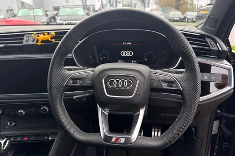 KT74EHK Audi Q3 Black Edition 35 TDI 150 PS S tronic Thumbnail #47