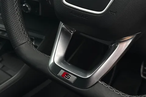 KT74EHK Audi Q3 Black Edition 35 TDI 150 PS S tronic Thumbnail #48