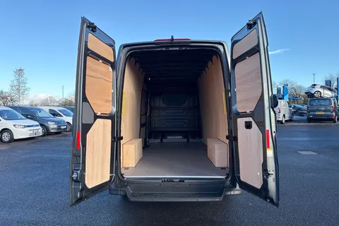 MF75FLZ Volkswagen Crafter 2.0 TDI 140PS Commerce Plus High Roof Van Thumbnail #32