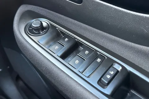 33 of 41 for Vauxhall Mokka X 1.4i Turbo Active Euro 6 (s/s) 5dr