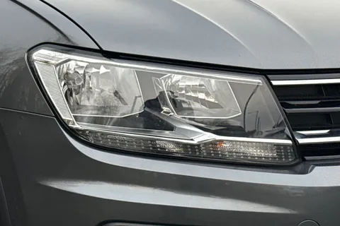 27 of 53 for VOLKSWAGEN TIGUAN 2.0 TDi 150 Match 5dr DSG