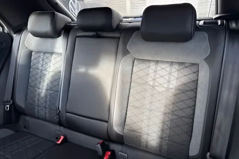 DE25NHF Volkswagen T-Roc 1.5 TSI R-Line 5dr DSG ⭐Rear view camera⭐ Thumbnail #20