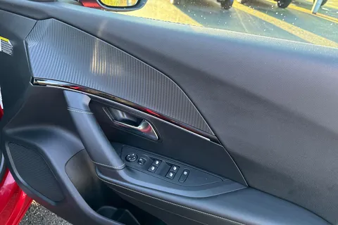 DN24ALU PEUGEOT e-2008 50kWh GT Auto 5dr (7kW Charger) Thumbnail #21