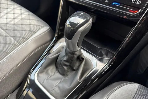 DE25NHF Volkswagen T-Roc 1.5 TSI R-Line 5dr DSG ⭐Rear view camera⭐ Thumbnail #24