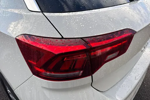 DE25NHF Volkswagen T-Roc 1.5 TSI R-Line 5dr DSG ⭐Rear view camera⭐ Thumbnail #26
