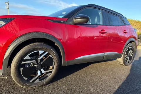 DN24ALU PEUGEOT e-2008 50kWh GT Auto 5dr (7kW Charger) Thumbnail #28