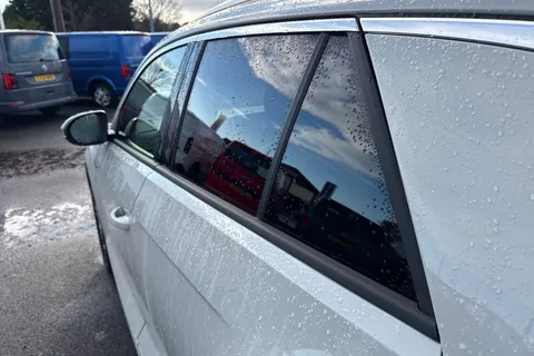 DE25NHF Volkswagen T-Roc 1.5 TSI R-Line 5dr DSG ⭐Rear view camera⭐ Thumbnail #34