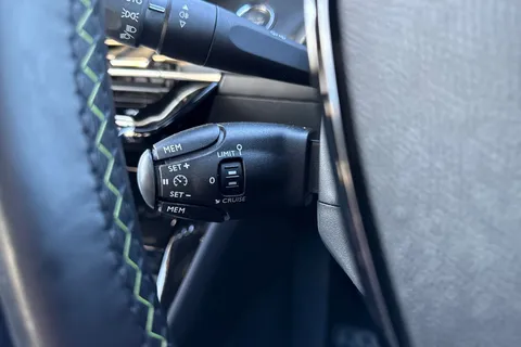 DN24ALU PEUGEOT e-2008 50kWh GT Auto 5dr (7kW Charger) Thumbnail #41