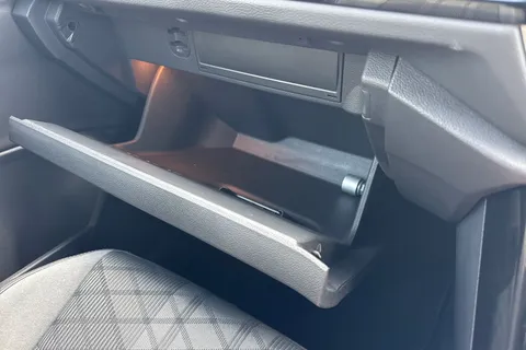 DE25NHF Volkswagen T-Roc 1.5 TSI R-Line 5dr DSG ⭐Rear view camera⭐ Thumbnail #44