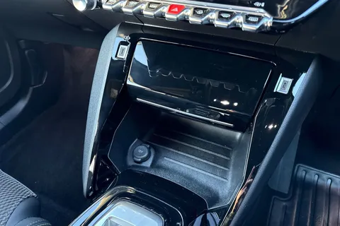 DN24ALU PEUGEOT e-2008 50kWh GT Auto 5dr (7kW Charger) Thumbnail #56