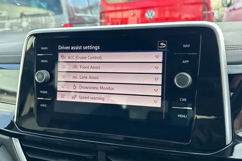 DE25NHF Volkswagen T-Roc 1.5 TSI R-Line 5dr DSG ⭐Rear view camera⭐ Thumbnail #55