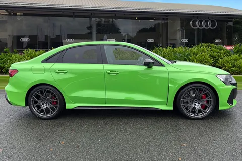 Audi RS 3 2.5 TFSI Carbon Black S Tronic quattro Euro 6 (s/s) 4dr Thumbnail #4