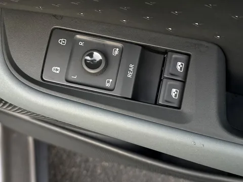 KY74JXZ CUPRA Tavascan 210kw VZ2 77KWH 5DR AUTO AWD **WINTER PACK** Thumbnail #18