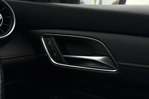 GJ73DKN MG Mg Hs 1.5 T-GDI Trophy DCT Euro 6 (s/s) 5dr Thumbnail #19