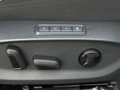 KY74JXZ CUPRA Tavascan 210kw VZ2 77KWH 5DR AUTO AWD **WINTER PACK** Thumbnail #32