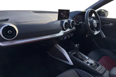 PF72VVA Audi SQ2 Black Edition TFSI  300 PS S tronic Thumbnail #15