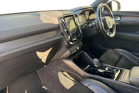 EJ18RSZ Volvo Xc40 2.0 T5 First Edition Auto AWD Euro 6 (s/s) 5dr Thumbnail #16