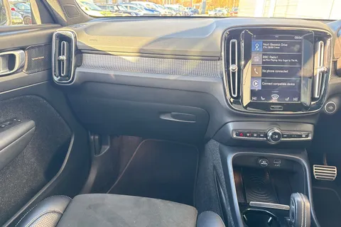 EJ18RSZ Volvo Xc40 2.0 T5 First Edition Auto AWD Euro 6 (s/s) 5dr Thumbnail #21