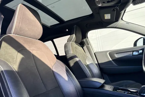 EJ18RSZ Volvo Xc40 2.0 T5 First Edition Auto AWD Euro 6 (s/s) 5dr Thumbnail #25