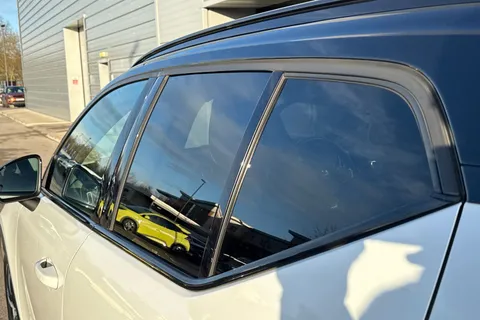 EJ18RSZ Volvo Xc40 2.0 T5 First Edition Auto AWD Euro 6 (s/s) 5dr Thumbnail #32